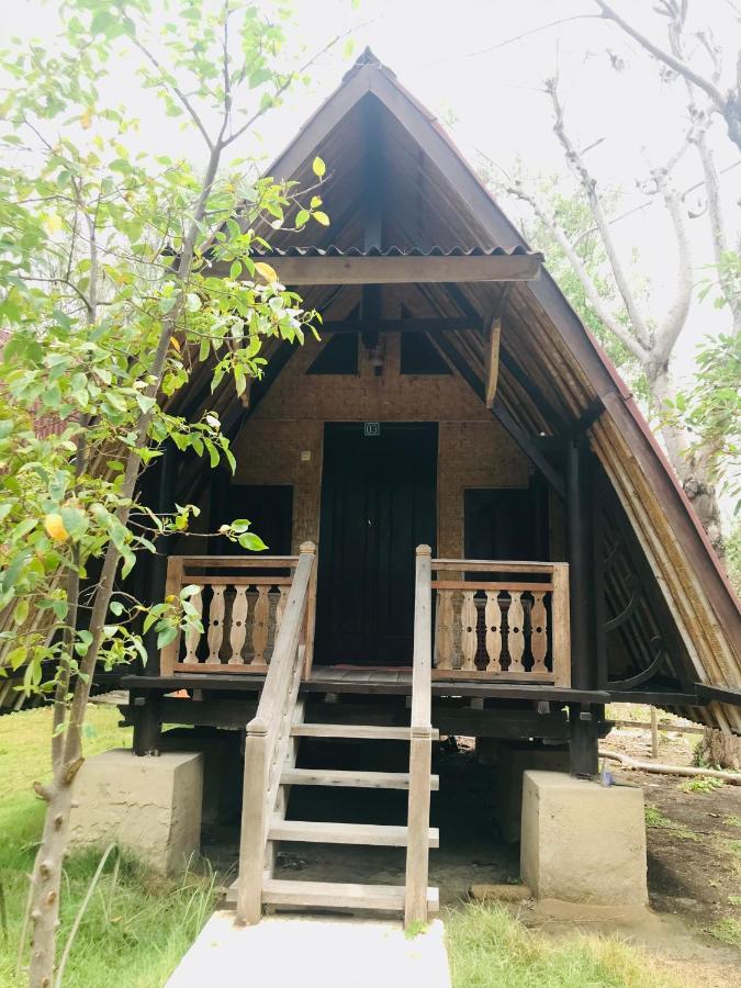 The Exile Sunset Bar & Bungalow Bed & Breakfast *